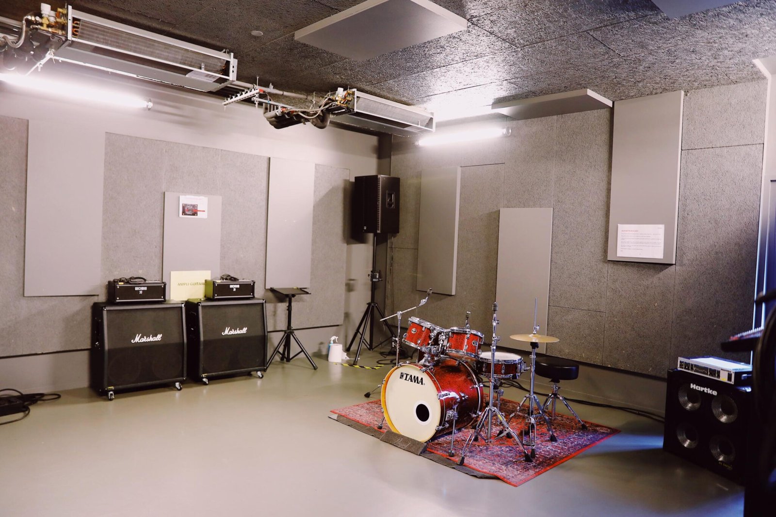 Salle de répetition-C